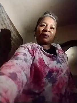 Snapshot of Ladiv33 chatting on November 2, 2025, 6:02 pm Ladiv33 online show from November 2, 2025, 6:02 pm