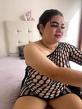 Snapshot of Kuromy_x chatting on October 4, 2025, 5:03 pm Kuromy x online show from October 4, 2025, 5:03 pm