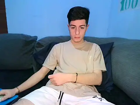 Newbrian20 online show from September 24, 2025, 1:35 am