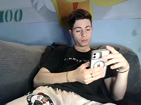 Newbrian20 online show from September 23, 2025, 2:07 am