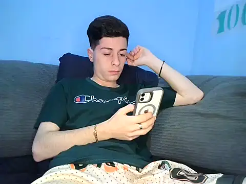 Newbrian20 online show from October 9, 2025, 9:26 pm