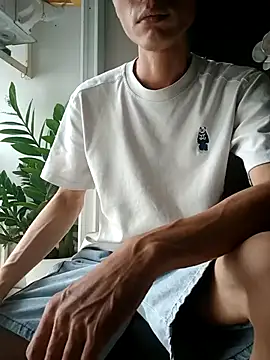 boyhi199x online show from November 4, 2025, 6:39 am