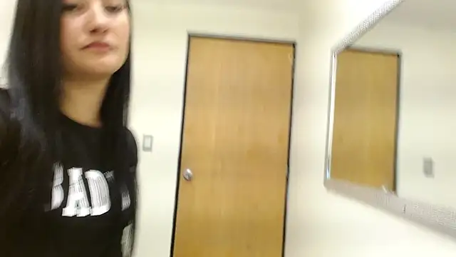 Snapshot of louis_k chatting on September 24, 2025, 11:39 am louis k online show from September 24, 2025, 11:39 am