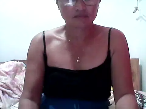 nathalie0045 online show from September 19, 2025, 9:24 am