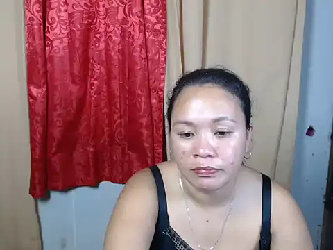 Snapshot of urasianpinayhotmama chatting on June 26, 2026, 10:32 am urasianpinayhotmama online show from June 26, 2026, 10:32 am
