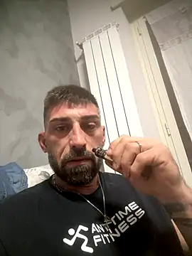 Snapshot of GmGit chatting on October 10, 2025, 3:07 am GmGit online show from October 10, 2025, 3:07 am