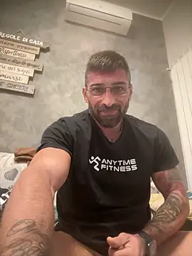 Snapshot of GmGit chatting on October 3, 2025, 3:41 am GmGit online show from October 3, 2025, 3:41 am