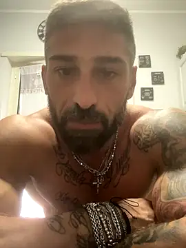 Snapshot of GmGit chatting on October 4, 2025, 2:40 pm GmGit online show from October 4, 2025, 2:40 pm