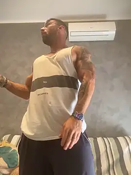 Snapshot of GmGit chatting on September 26, 2025, 9:16 am GmGit online show from September 26, 2025, 9:16 am