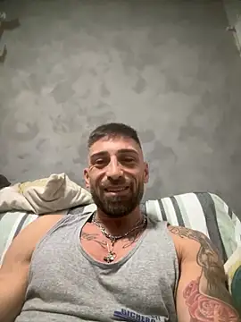 Snapshot of GmGit chatting on October 22, 2025, 2:44 am GmGit online show from October 22, 2025, 2:44 am