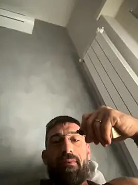 Snapshot of GmGit chatting on October 19, 2025, 6:38 am GmGit online show from October 19, 2025, 6:38 am