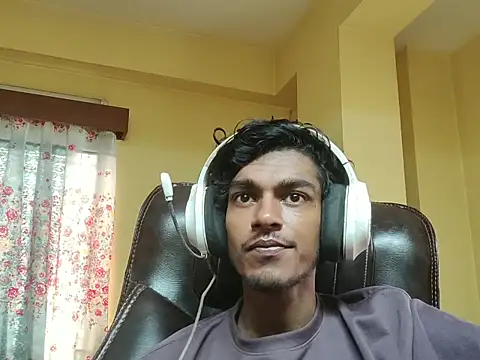 Snapshot of thecatfish chatting on October 2, 2025, 4:38 am thecatfish online show from October 2, 2025, 4:38 am