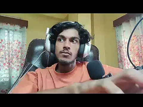 Snapshot of thecatfish chatting on September 19, 2025, 5:11 am thecatfish online show from September 19, 2025, 5:11 am