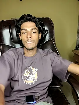 Snapshot of thecatfish chatting on October 30, 2025, 3:53 pm thecatfish online show from October 30, 2025, 3:53 pm