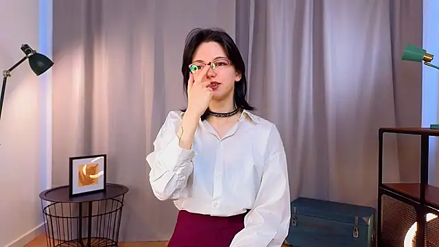 PamilaGrassle online show from September 14, 2025, 4:02 am