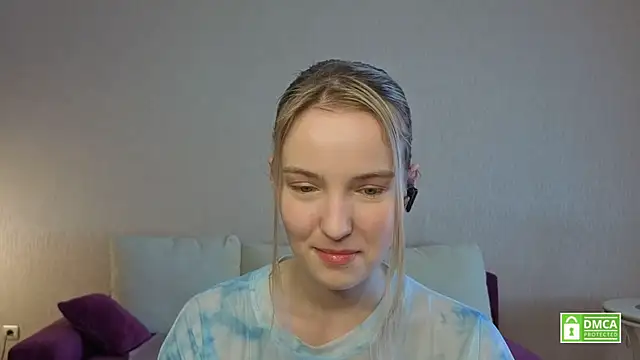 HongTomczak online show from July 10, 2026, 8:14 am