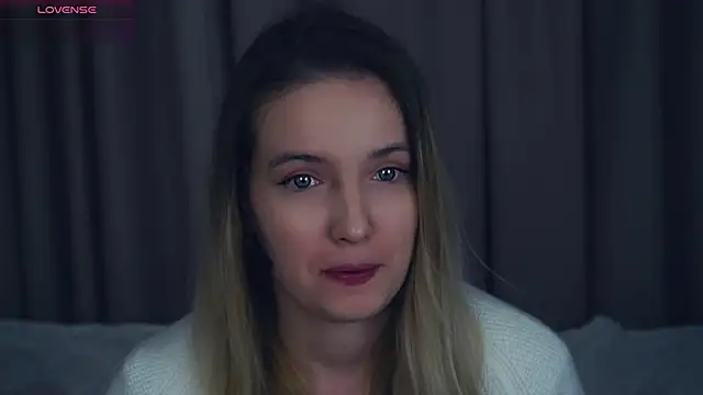 Snapshot of HongTomczak chatting on October 18, 2025, 7:32 am HongTomczak online show from October 18, 2025, 7:32 am