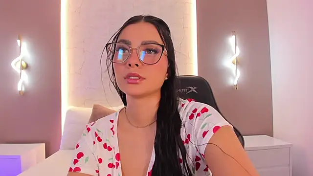 Snapshot of emily_tolson chatting on February 18, 2026, 7:43 pm emily tolson online show from February 18, 2026, 7:43 pm