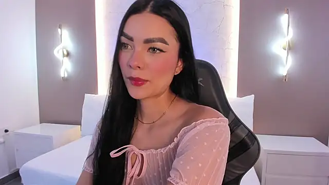 emily tolson online show from December 18, 2025, 7:18 pm