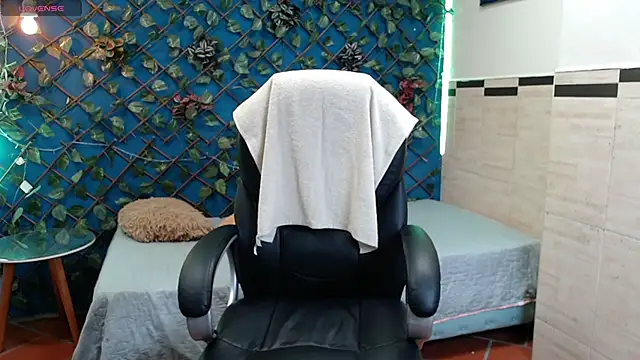 Snapshot of whitebull2606 chatting on October 10, 2025, 12:28 pm whitebull2606 online show from October 10, 2025, 12:28 pm