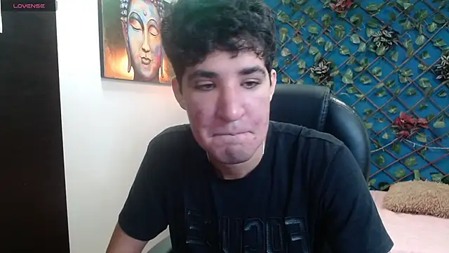 Snapshot of whitebull2606 chatting on October 28, 2025, 12:37 pm whitebull2606 online show from October 28, 2025, 12:37 pm