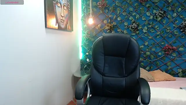 Snapshot of whitebull2606 chatting on October 29, 2025, 11:53 am whitebull2606 online show from October 29, 2025, 11:53 am