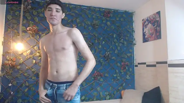 Snapshot of whitebull2606 chatting on September 12, 2025, 12:27 pm whitebull2606 online show from September 12, 2025, 12:27 pm