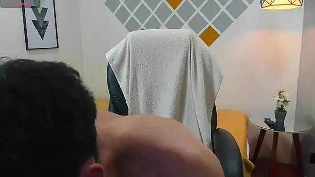 Snapshot of whitebull2606 chatting on October 11, 2025, 12:33 am whitebull2606 online show from October 11, 2025, 12:33 am