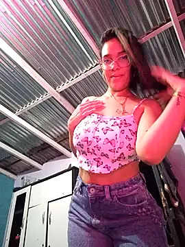 Snapshot of valentinarios_ chatting on October 27, 2025, 12:33 am valentinarios  online show from October 27, 2025, 12:33 am