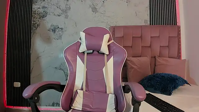 Mia Duarte1 online show from November 24, 2025, 7:25 pm