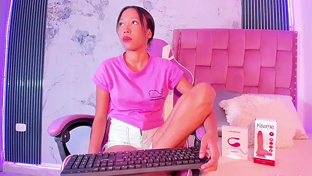 Mia Duarte1 online show from September 30, 2025, 7:31 pm