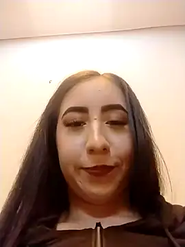 Snapshot of Sophi_Thaylorr chatting on October 22, 2025, 1:32 pm Sophi Thaylorr online show from October 22, 2025, 1:32 pm