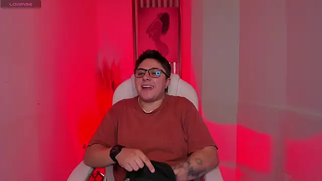 Snapshot of IanGilbert chatting on February 16, 2026, 8:51 pm IanGilbert online show from February 16, 2026, 8:51 pm