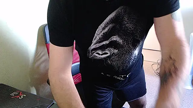 Snapshot of blueandwhite1 chatting on October 7, 2025, 2:18 pm blueandwhite1 online show from October 7, 2025, 2:18 pm