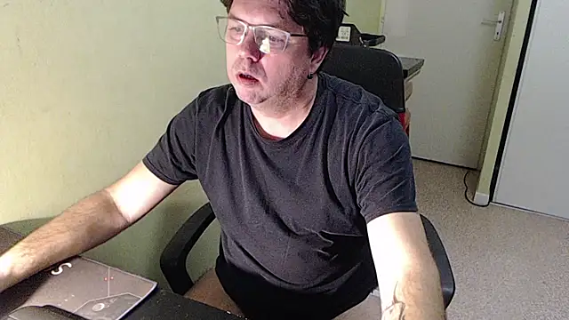 blueandwhite1 online show from January 13, 2026, 5:28 pm