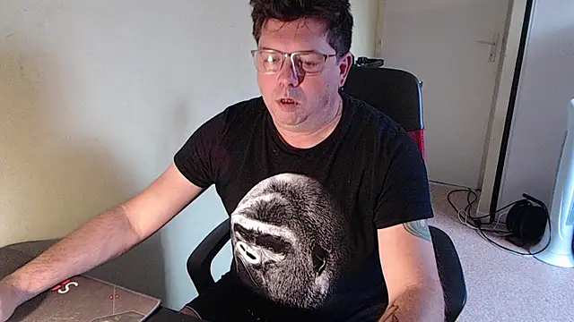 Snapshot of blueandwhite1 chatting on October 8, 2025, 7:21 am blueandwhite1 online show from October 8, 2025, 7:21 am