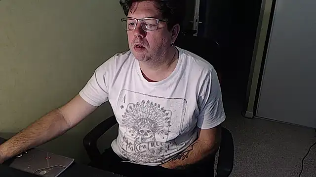 blueandwhite1 online show from December 21, 2025, 8:05 am