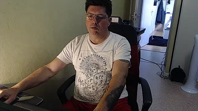 Snapshot of blueandwhite1 chatting on September 27, 2025, 7:58 am blueandwhite1 online show from September 27, 2025, 7:58 am