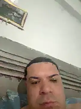 Snapshot of YadielPublic chatting on February 19, 2026, 11:01 pm YadielPublic online show from February 19, 2026, 11:01 pm