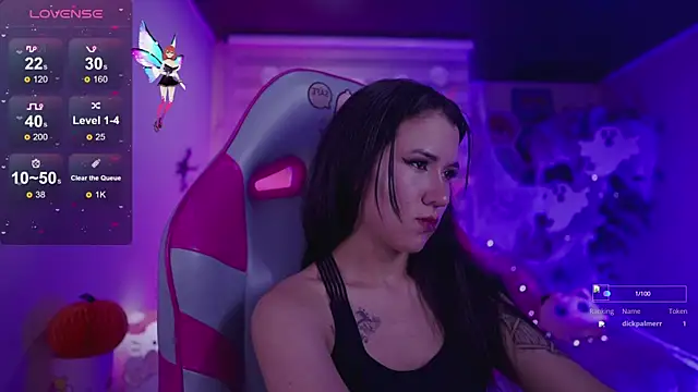 Snapshot of _chloe_moons_ chatting on October 9, 2025, 12:11 am  chloe moons  online show from October 9, 2025, 12:11 am