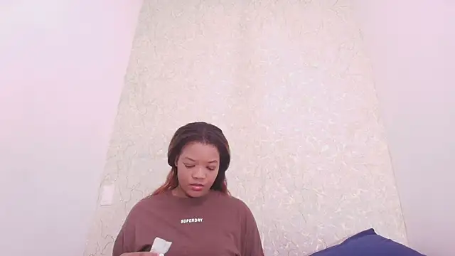 Snapshot of serena_brown1 chatting on September 9, 2025, 11:52 am serena brown1 online show from September 9, 2025, 11:52 am