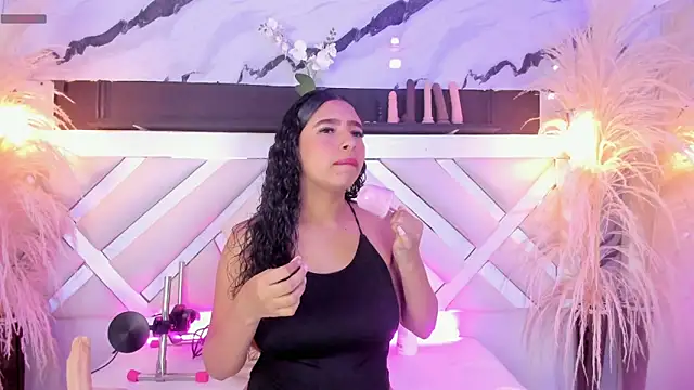 Zoe-Johnson  online show from April 14, 2026, 9:42 pm