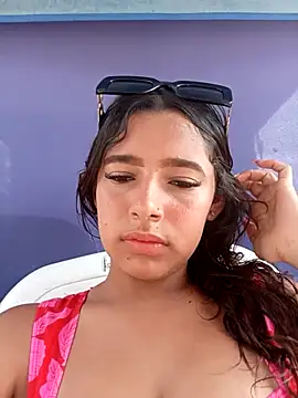 Zoe-Johnson  online show from October 19, 2025, 7:49 pm