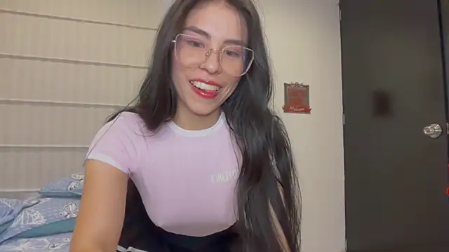 Snapshot of sasha_jonne chatting on December 18, 2025, 2:49 am sasha jonne online show from December 18, 2025, 2:49 am