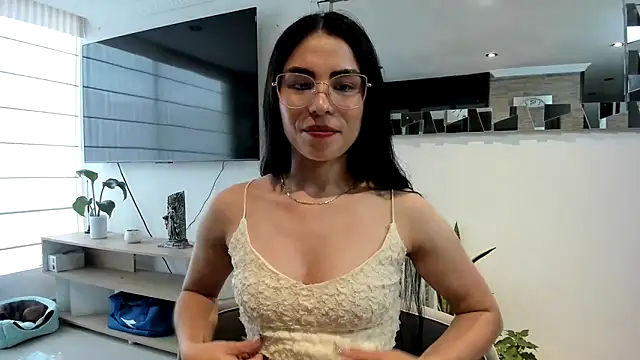 sasha jonne online show from September 22, 2025, 9:32 pm