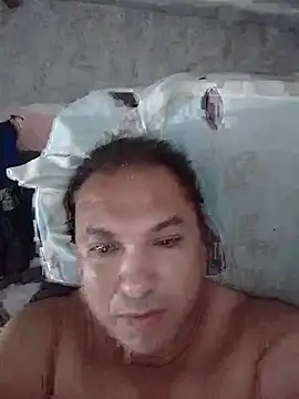 Snapshot of Hichemouer chatting on September 14, 2025, 4:18 pm Hichemouer online show from September 14, 2025, 4:18 pm