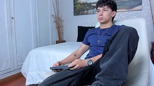 Snapshot of Tyler_durten chatting on September 29, 2025, 1:34 am Tyler durten online show from September 29, 2025, 1:34 am