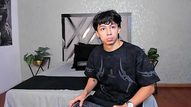 Snapshot of Tyler_durten chatting on October 22, 2025, 3:17 am Tyler durten online show from October 22, 2025, 3:17 am