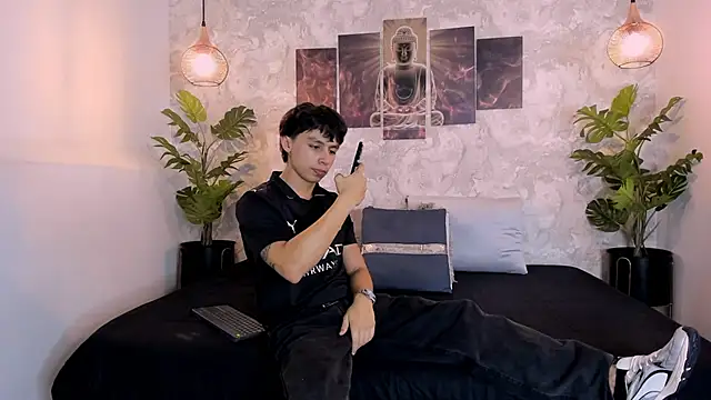 Snapshot of Tyler_durten chatting on October 5, 2025, 3:19 am Tyler durten online show from October 5, 2025, 3:19 am