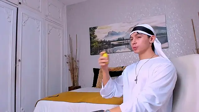 Snapshot of Tyler_durten chatting on October 28, 2025, 3:07 am Tyler durten online show from October 28, 2025, 3:07 am